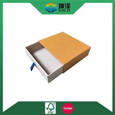 Картонні шкатулки для коштовностей з висувними ящиками